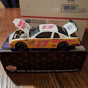 Vintage 96 Action Collect Darell Waltrip Parts America Die Cast Nascar Race Car